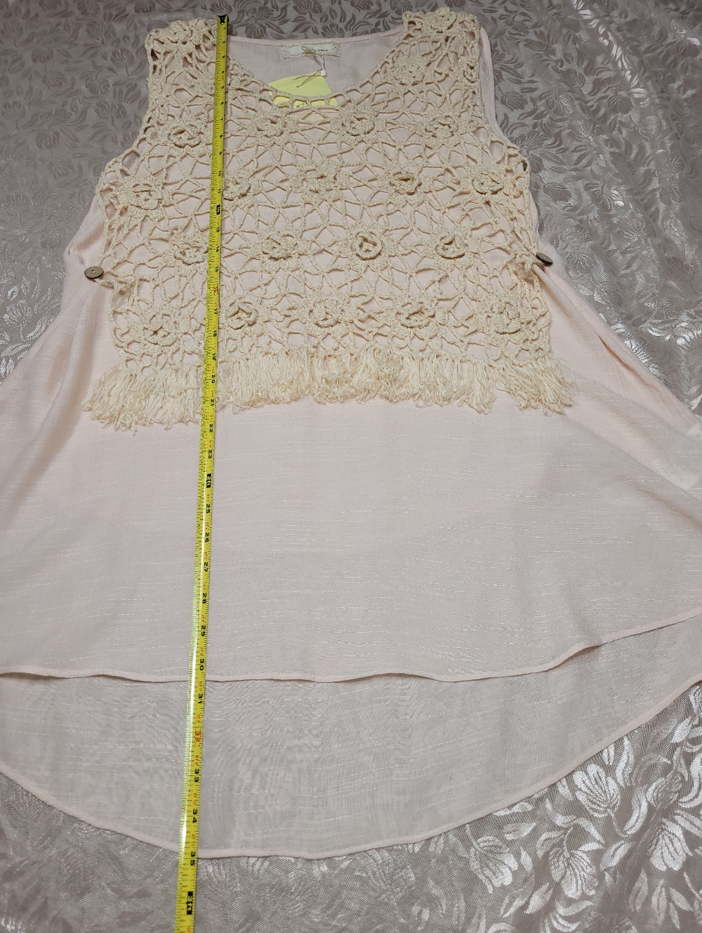 NWT A'reve Sleeveless Light Peach Top Cream Floral Crocheted Overlay & Fringe - Picture 15 of 16